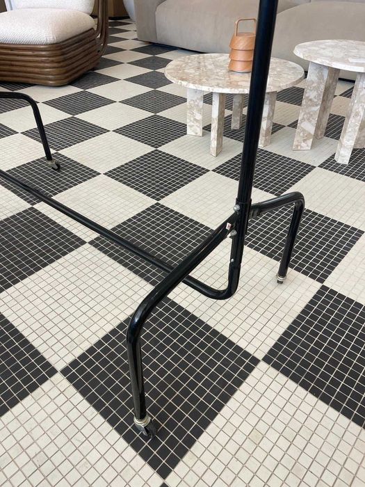 Suporte para cabides (5 unidades) c/ rodas - preto