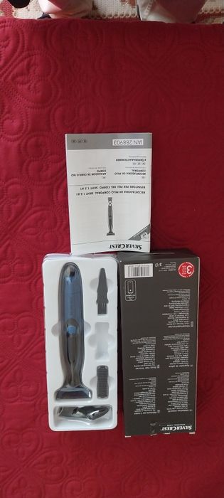 Máquina de aparar pelos corporais e barba