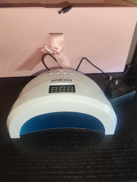 Motor unhas, led, vernizes, alicates, e todo o material de unhas de gel