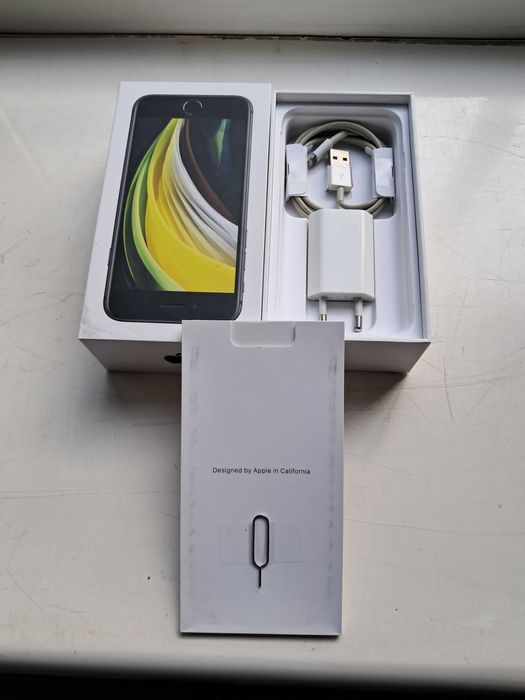 iPhone SE Black 64GB  Model A2296 + Dodatki
