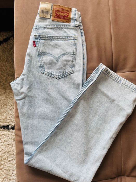 Жіночі джинси Levis розмір 26