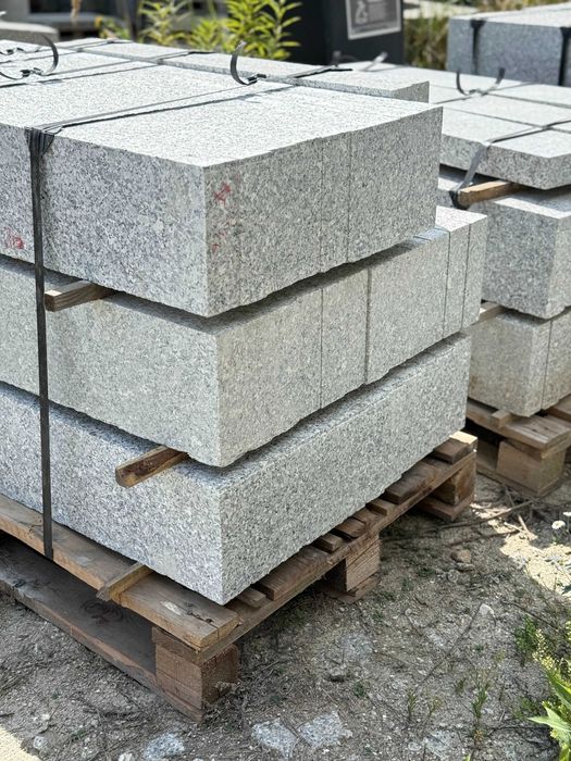 Opornik granitowy / obrzeże granitowe - kopalnia Strzegom