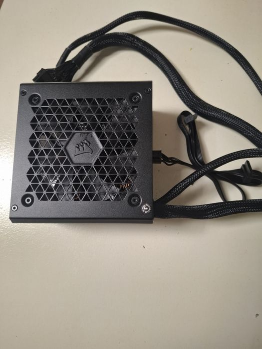 Corsair CX550M zasilacz półmodularny
