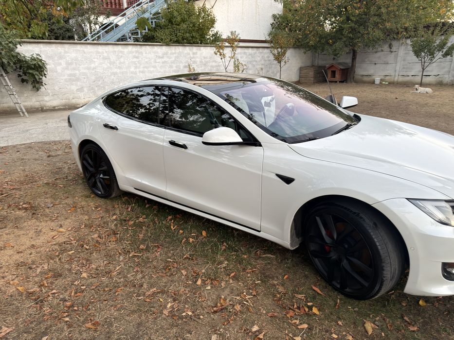 Tesla model s perfomance ludicrous mode