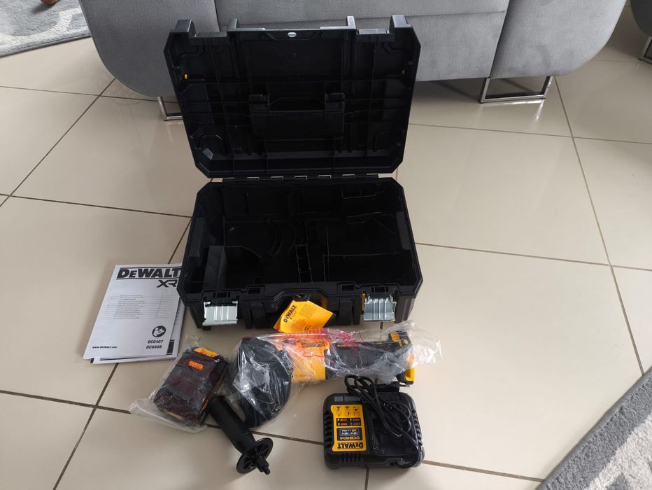 Akumulatorowa szlifierka kontowa Dewalt DCG407M1T