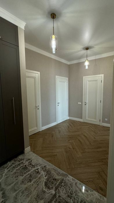 Продам 3-х комнатную квартиру в элитном ЖК на Марсельской.  Кирпичный дом. АОГВ.  Паркинг