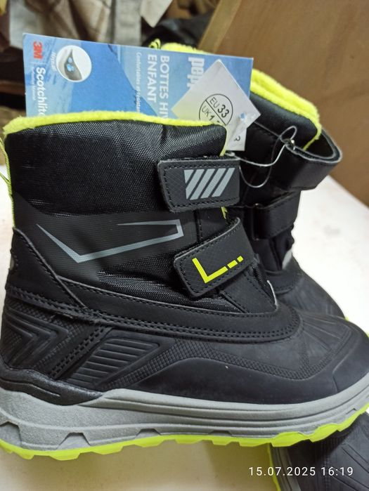 Продам водонепроницаемые ботинки. С31 по34