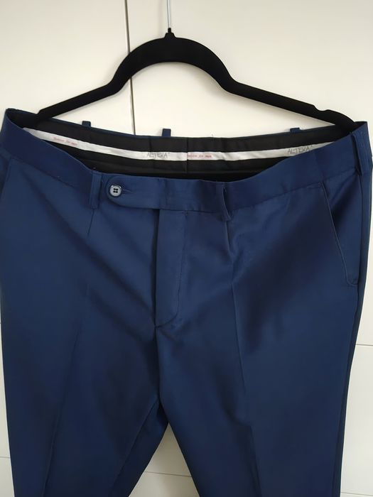 Garnitur męski granatowy