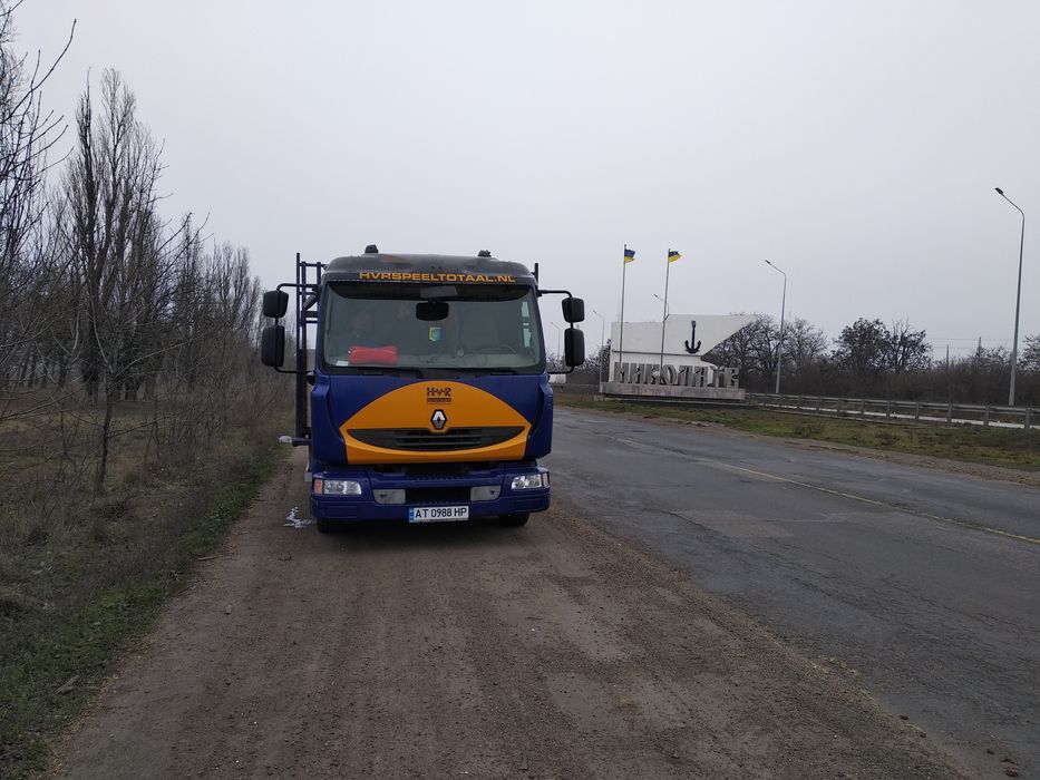 Рено Мідлум , двигун 4.8 на 220кін сил.