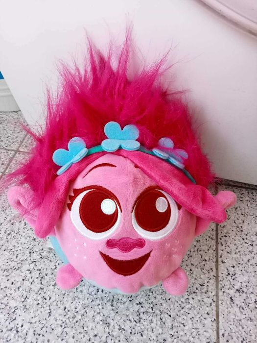 Bonecos e brinquedos variados