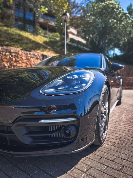 Porsche Panamera 4 E-Hybrid Platinum Edition com PDLS