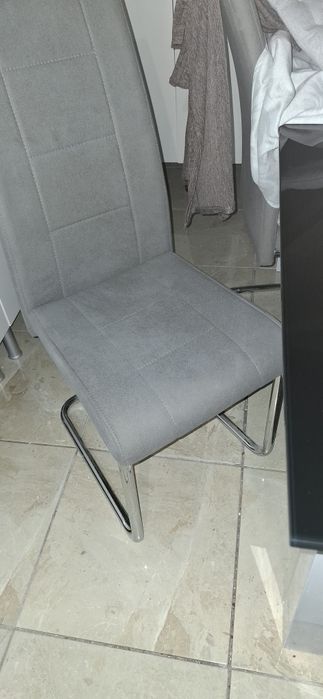 Conjunto mesa de jantar c/ 4 cadeiras pouco usado