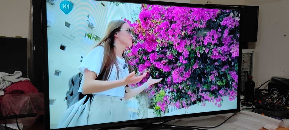 Телевизор Samsung UE42F5500AK