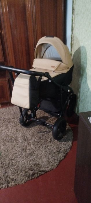Продам б/у дитячу коляску в гарному стані