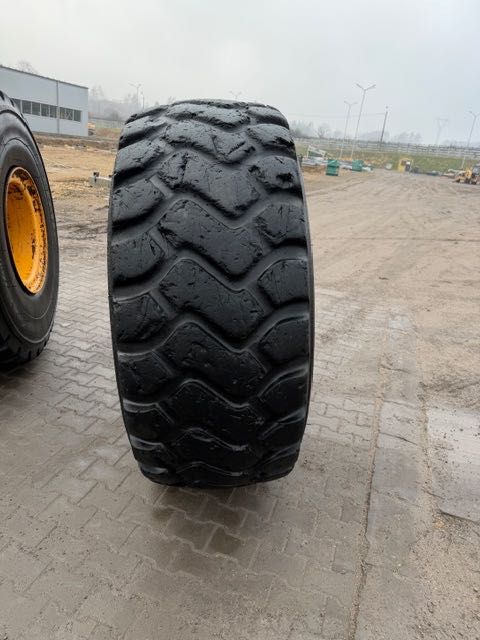 Liebherr L 580 2Plus2 koła komplet 26.5r25