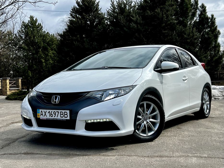 Honda Civic 1.8 Avtomat White Pearl 11500$