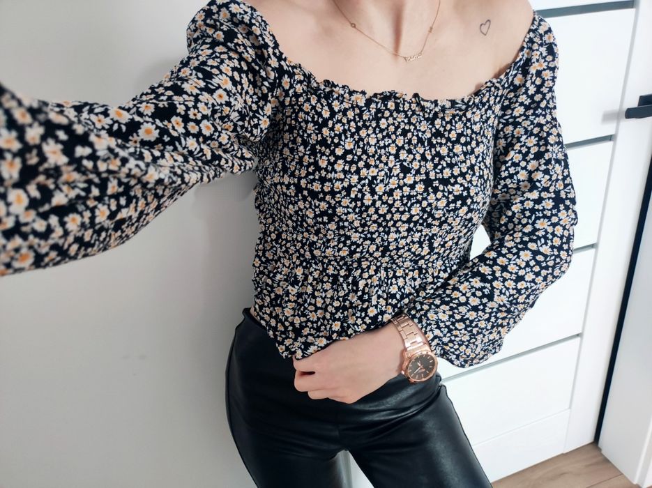 Bluzeczka hiszpanka odkryte ramiona Zara