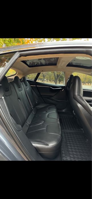 Продам Tesla Model S