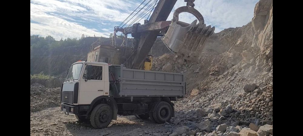 Маз вантажні перевезення щебінь відсів пісок камінь