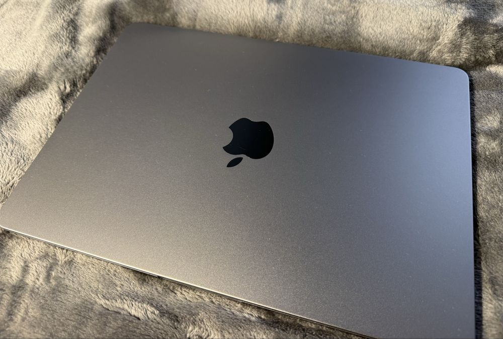 MacBook air M2 8/256 + akcesoria