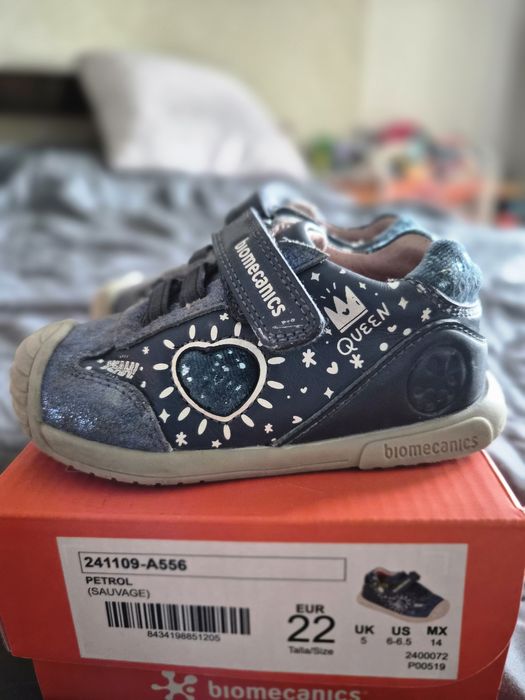 Biomecanics Снікерcи 241109 A556 (22р., устілка 14см)
Снікерcи 241109