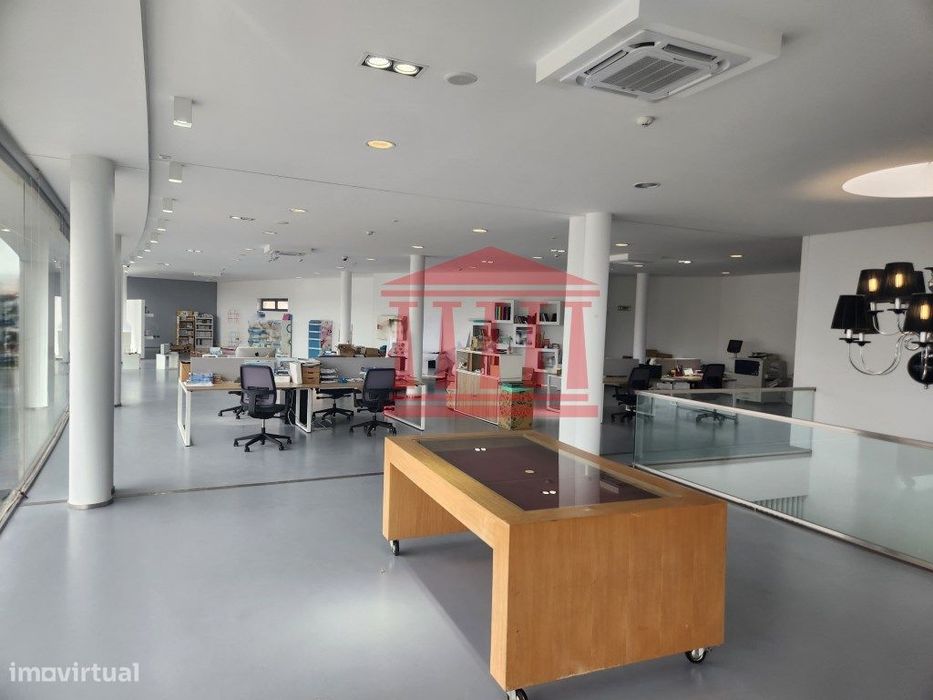 Loja Comercial 2.300 M2 - Barcelos