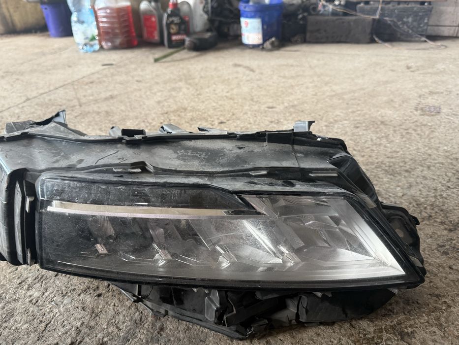 Фари на Ніссан Рог Т33