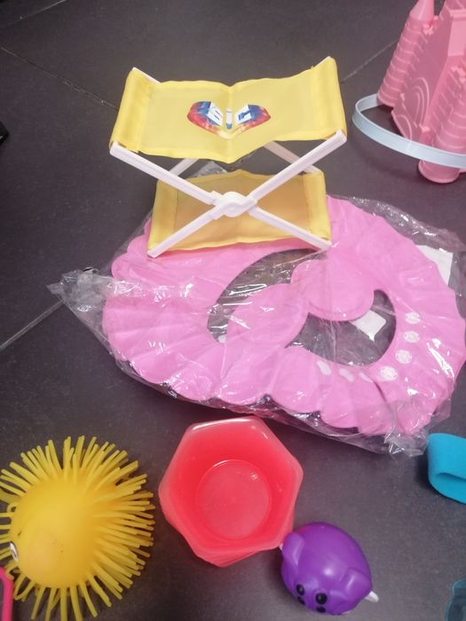 Brinquedos : minnions e outros : 50 peças