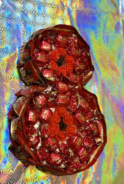 БУКЕТИ ТА ПОДАРУНКИ 8 березня на замовлення букеты из конфет, на заказ