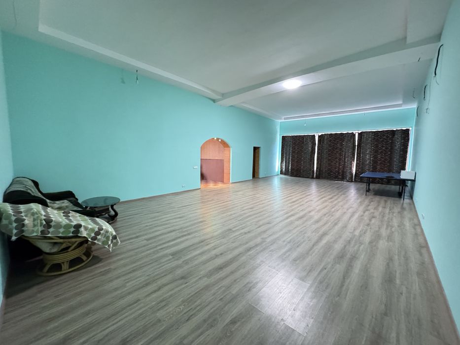 Дом с магазином, кафе, бильярдная, сауна Северный