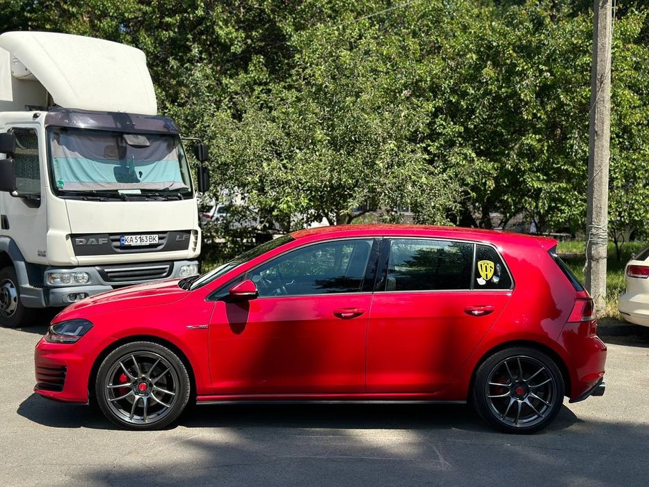 Volkswagen Golf GTI 7 2.0