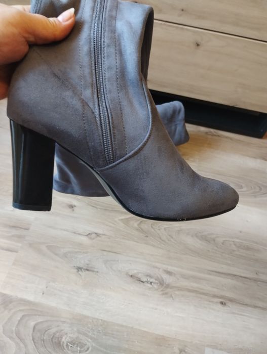 Szare zamszowe kozaki muszkieterki r.39