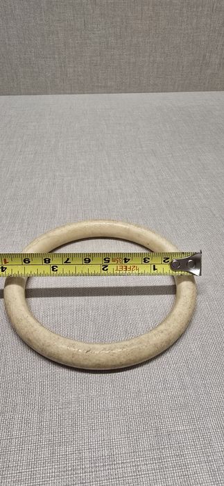 Bonitas pulseiras em material nobre