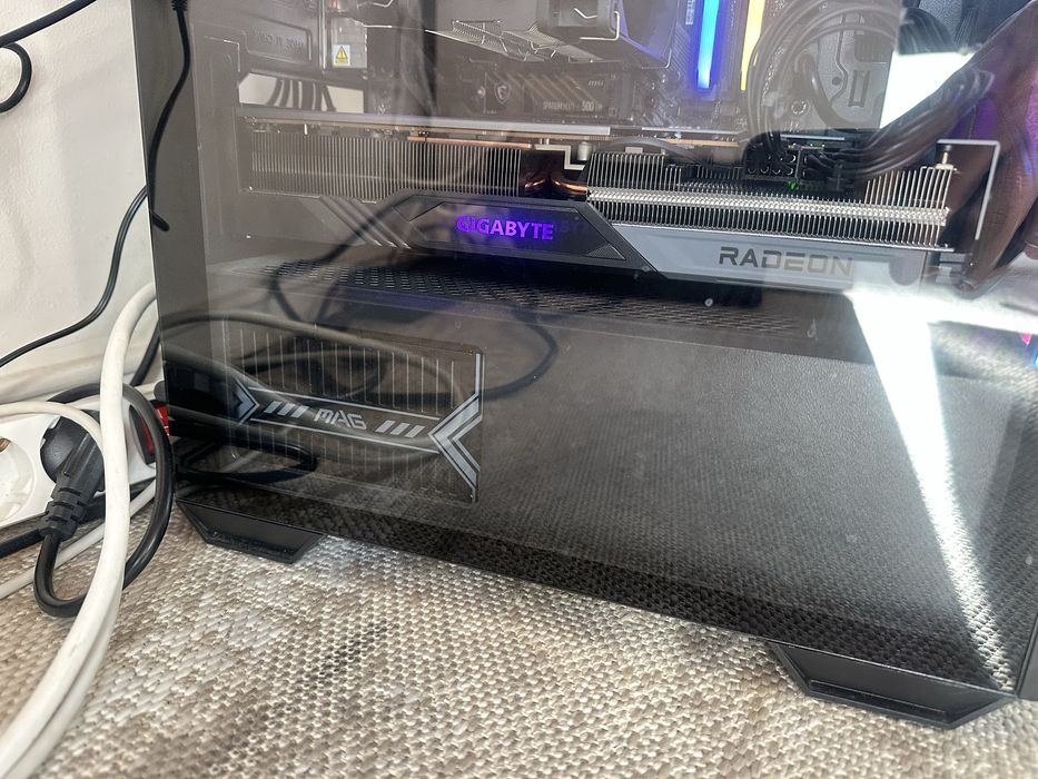 RX 7700 XT GPU AMD64751955935233120