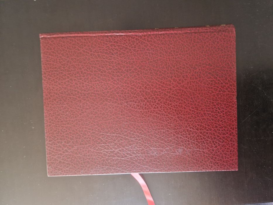 "Glória e Vida de Três Gigantes", editado pelo jornal "A Bola".