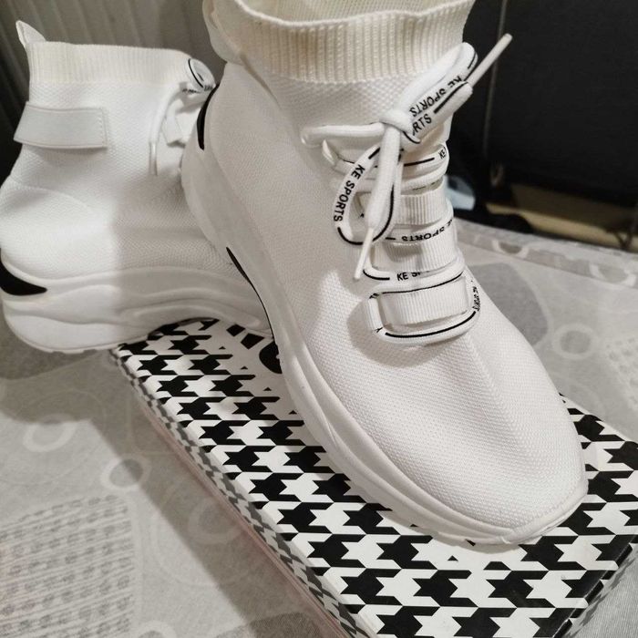 Продам брендовые красовки  ,,Ke Sports,,