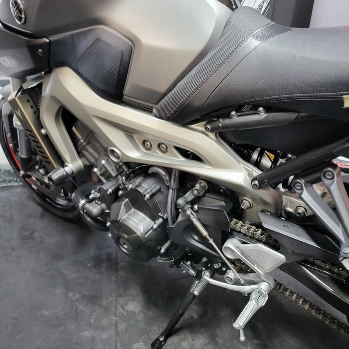 Yamaha - MT --09