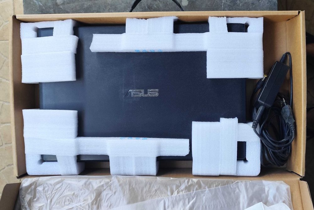 Portátil ASUS X552C / X552CL (15.6" / Intel / NVIDIA GeForce)