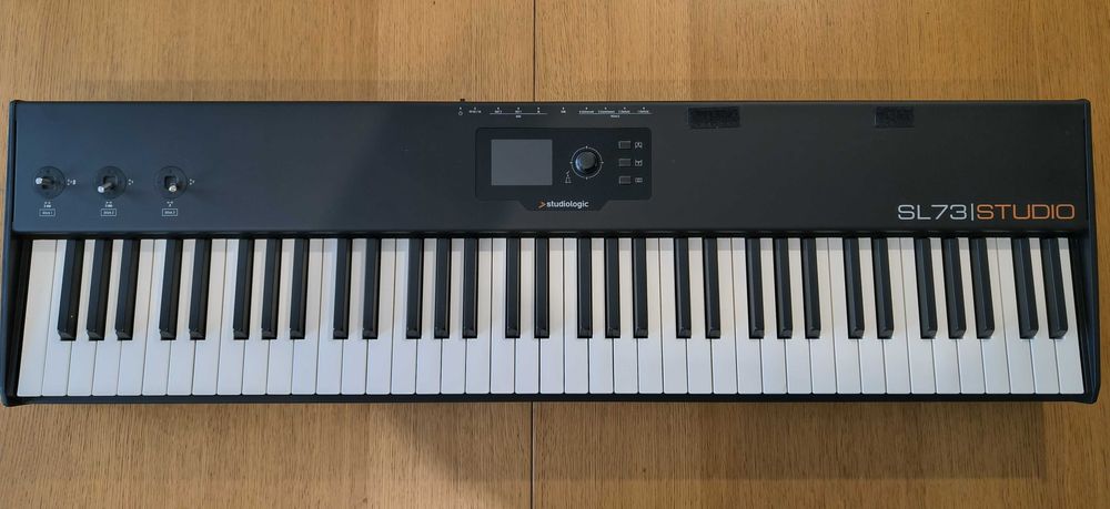 Teclado controlador e pedaleira de efeitos e looper Voicelive 3 extrem