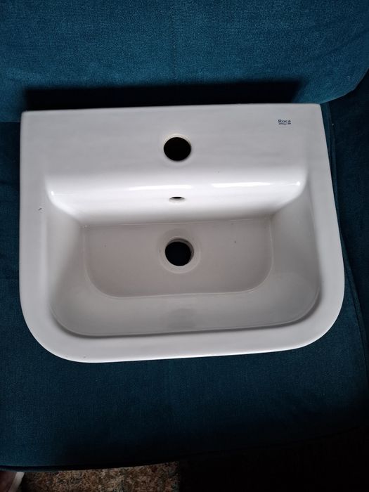 Umywalka ceramiczna  Roca.