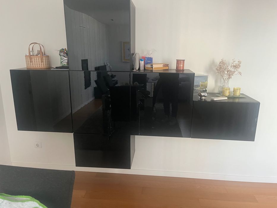 Movel suspenso em cubos