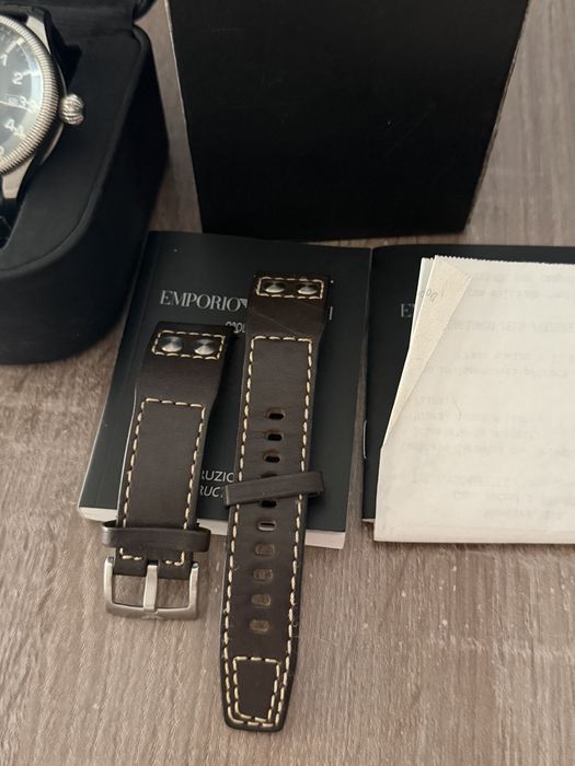 Relogio Emporio Armani muito bem estimado