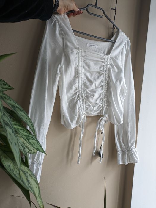 Biała bluzka/ Crop top ze ściąganiami r.xs