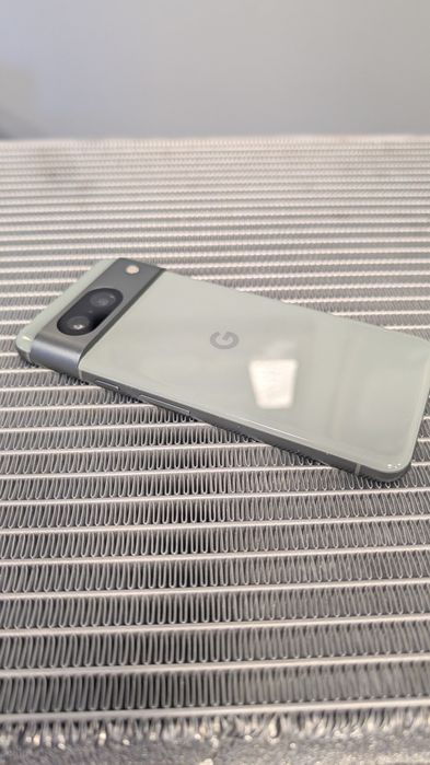 Google Pixel 8 128gb Hazel - під відновлення або запчастини