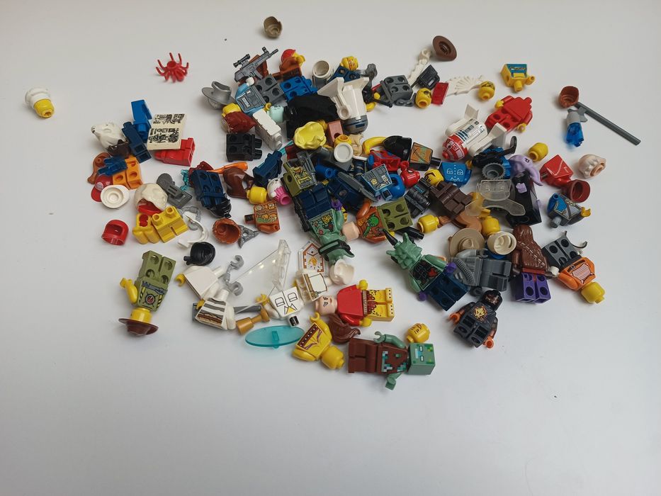 Klocki LEGO w bardzo dobrym stanie i siłowniki pneumatyczne LEGO