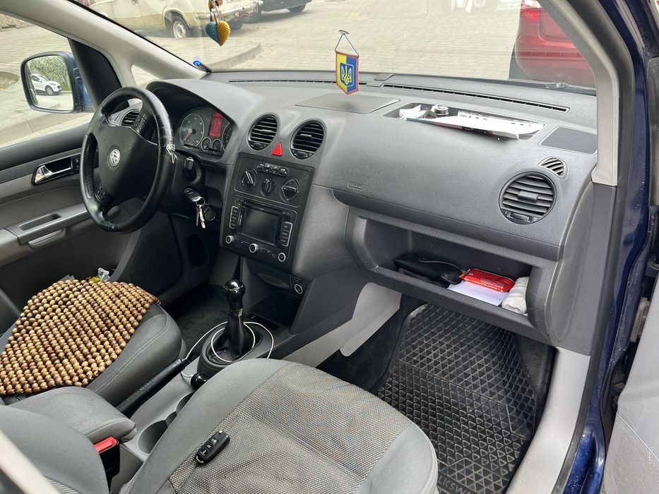 VW Caddy Maxi 2009рік оригінальний пасажир