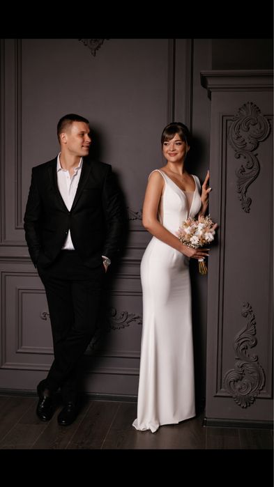 Продам весільну сукню