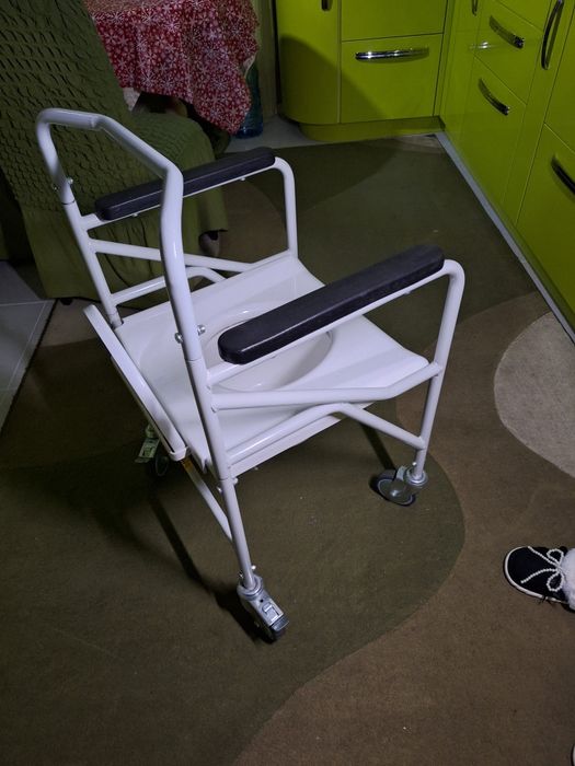 Стілець для туалету.