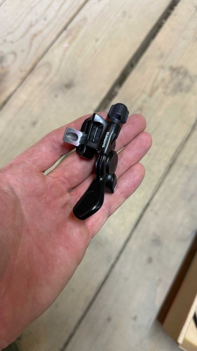 манетка shimano SL-MT500-IL