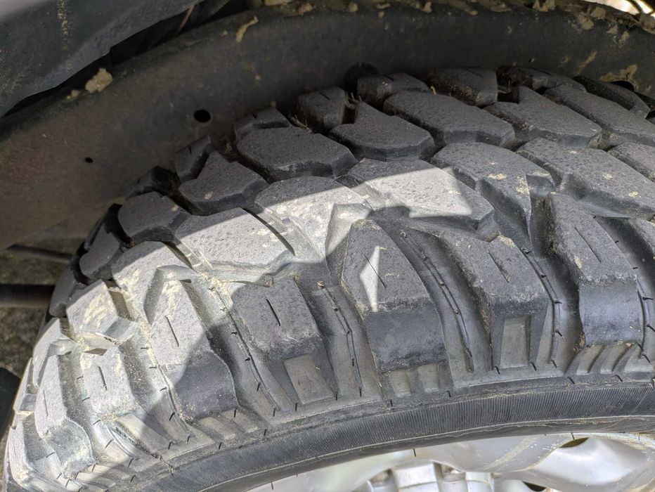 Vendo 4 pneus Ecovision VI-186 MT (Mud Terrain) 245/75 R16